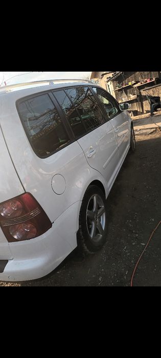 Vând VW Touran 2.0
