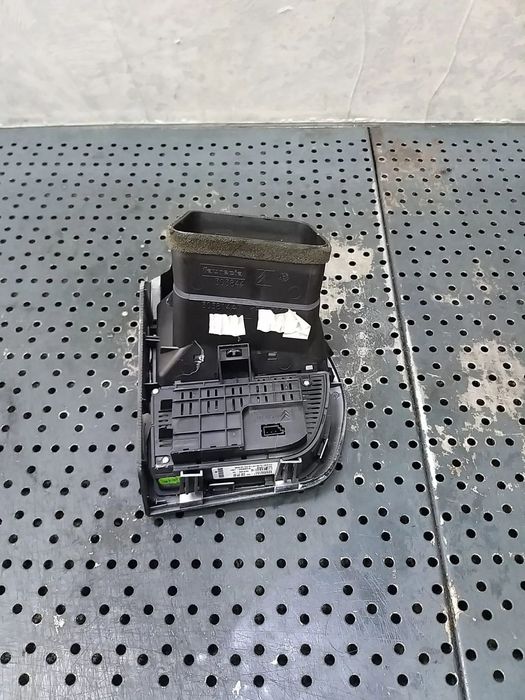 Panou comanda clima ac grila ventilatie dreapta citroen c4 picasso 1 ud 965962747700 a83009700 303844