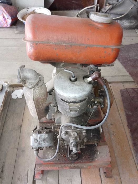 Насос бензиновый