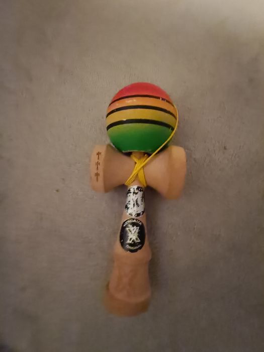 Vănd kendama in stare buna