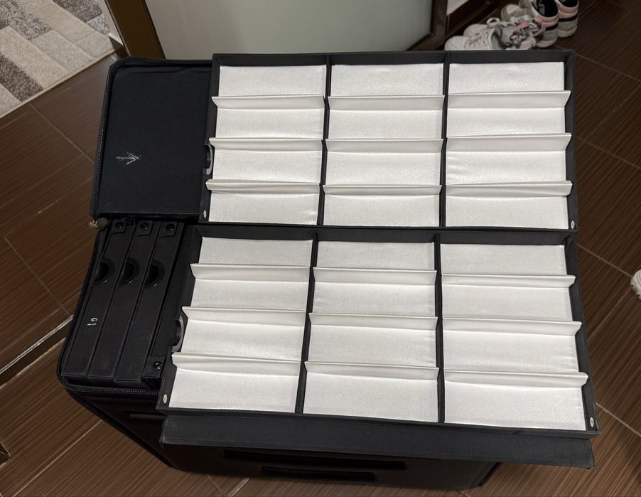 Geanta optica troller rame de vedere 192 pozitii, stare buna!