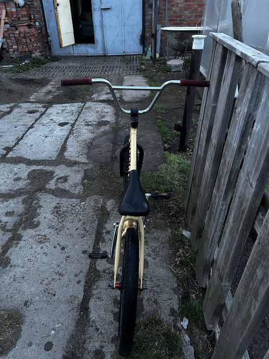 Продам отличный BMX