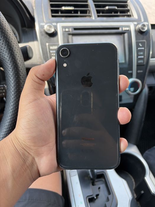 iPhone XR 128 GB 78 емкость