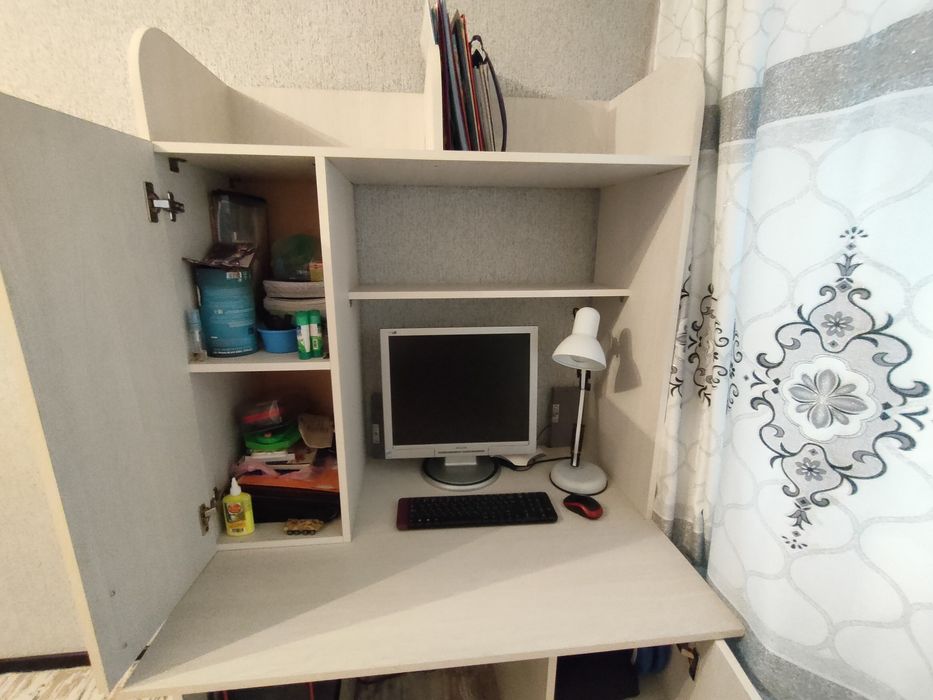 Продаю ком. стол