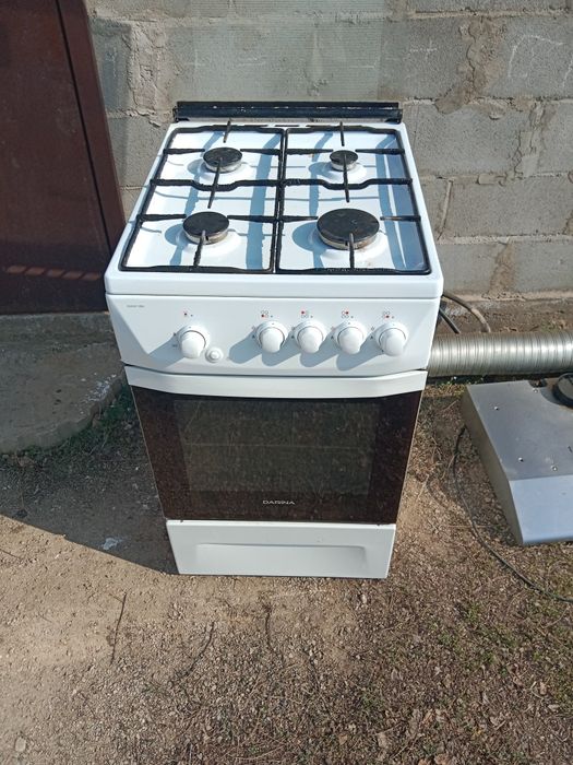 Продам газовую плиту