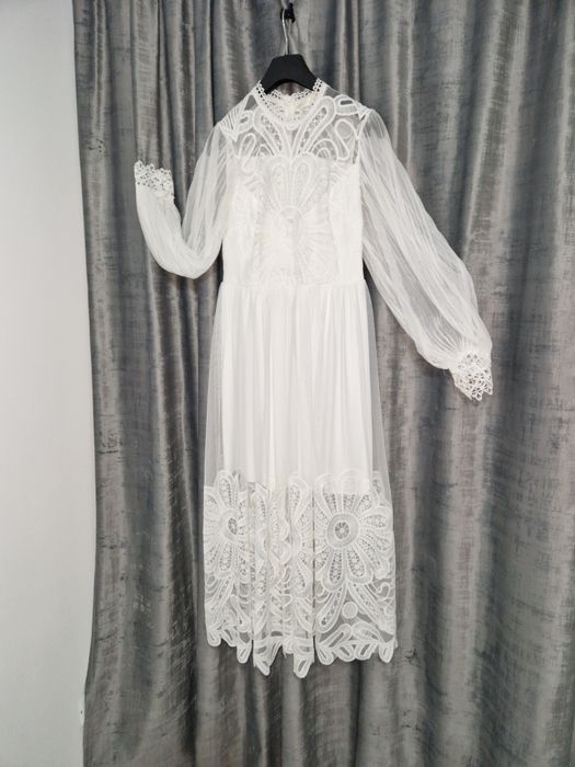 Vând rochie albă pentru cununie civilă