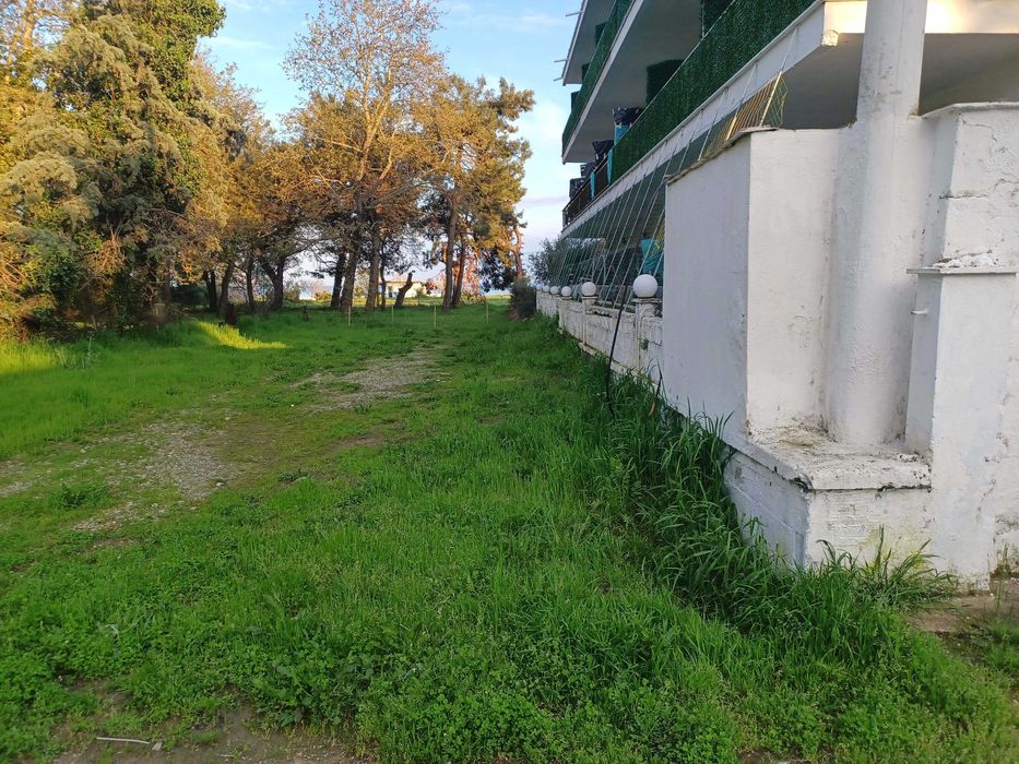 Продава се парцел до морето с площ 298 м2 в Аспровалта, Гърция