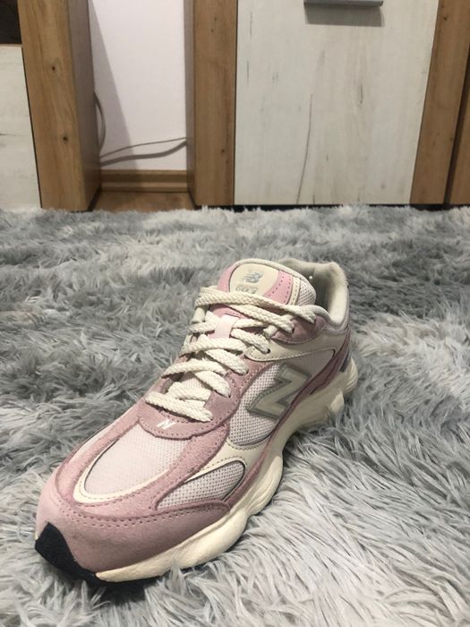Vând adidași new balance