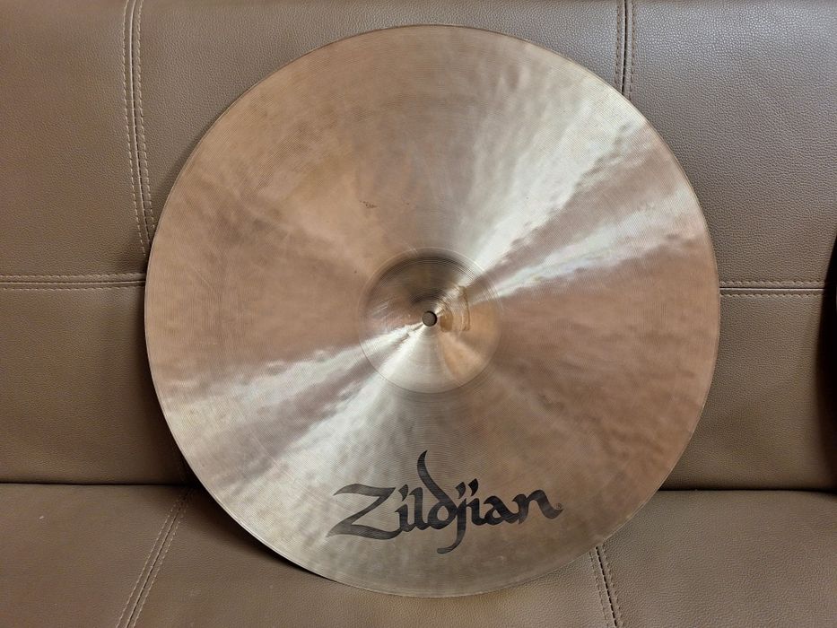 Продава чинели  paiste 2002 clasic  china I Zildjian K Dark Crash Thin 17"