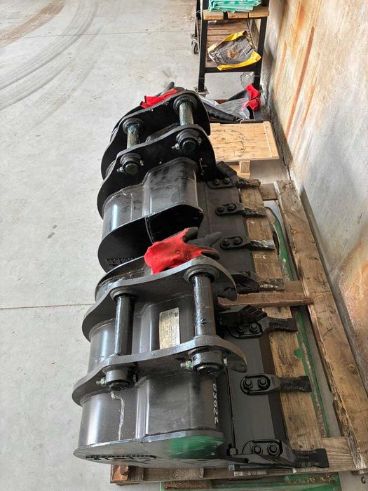 БАГЕР JCB 3.5t,САМОСВАЛ с кран 12t,БУС с борд