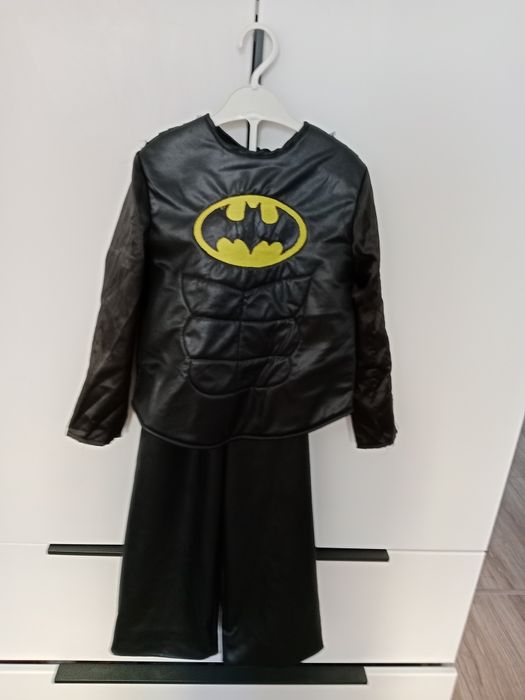 Продам костюм Бэтмен.