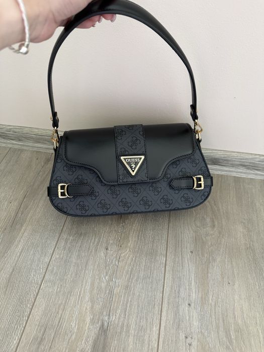 Чисто нова чанта guess