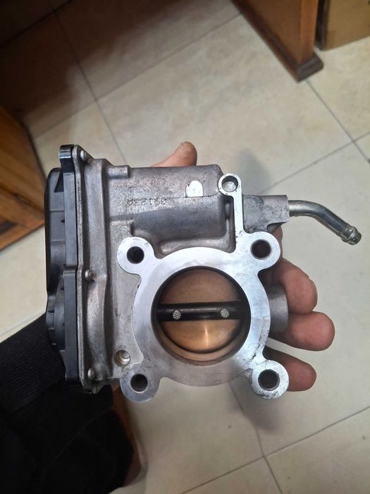 Дроселова клапа за Мицубиши Колт 1,3