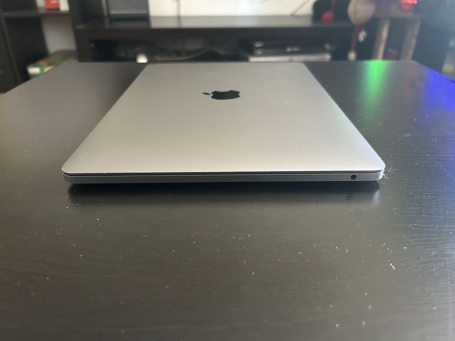 Macbook Pro 13" A1708 i5 8 GB RAM SSD 256 GB