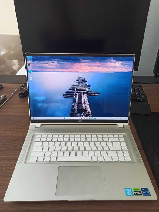 Gigabyte AERO 16 BSF-73KZ994SO (i7-13700H, 64GB, 1Tb, 4070, 4k, OLED)