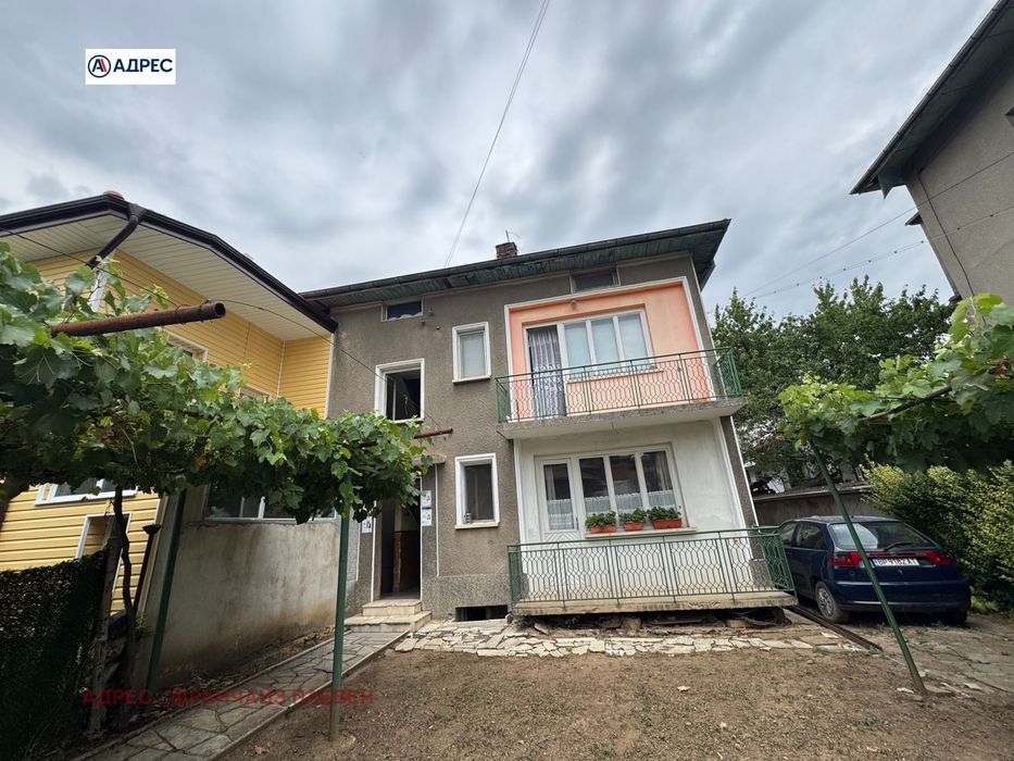 Етаж от къща в Враца, област-гр.Мездра площ 105 цена 89000