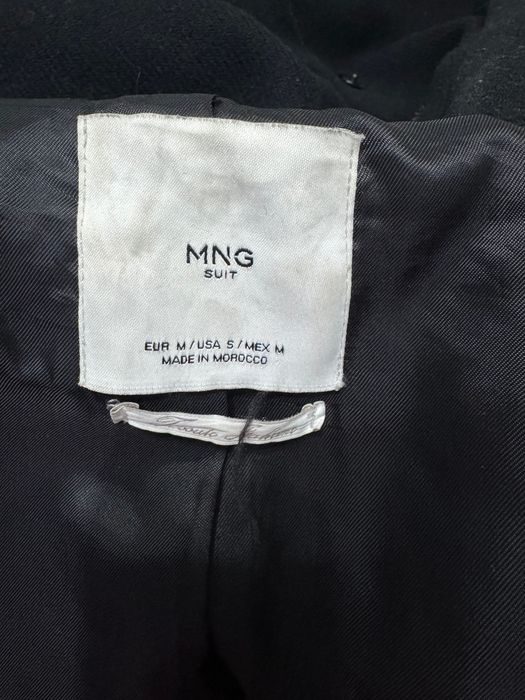 Продам пальто черное и бежевое от Mango