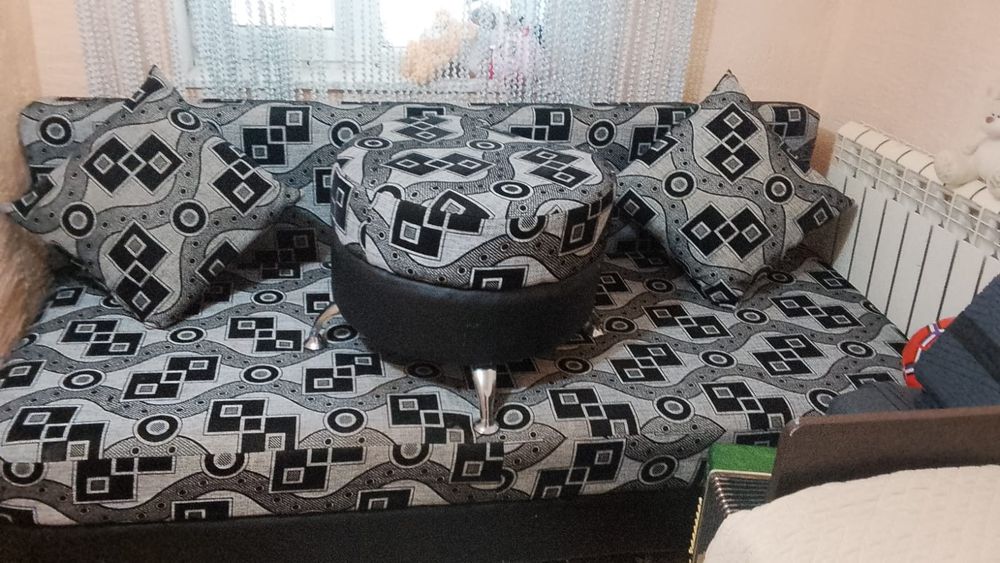 Диван орндыктарымен