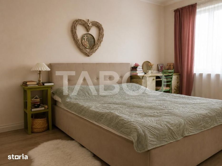 Apartament 3 camere de vanzare mobilat in Manastur zona Negoiu etaj 3