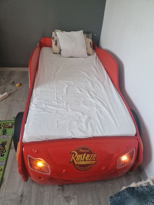 Vând pat pt copii