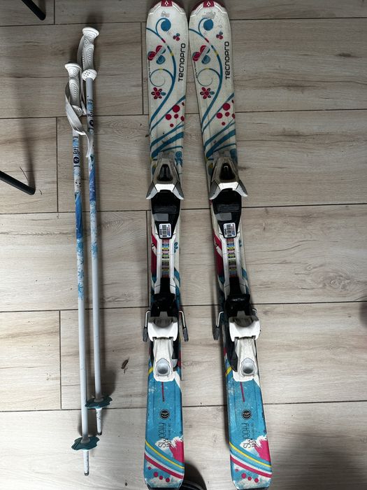 Vând schiuri Technopro  si bete copii  Rossigniol 110 cm / 90 cm Frozen