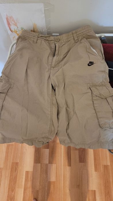 Pantaloni maro Nike
