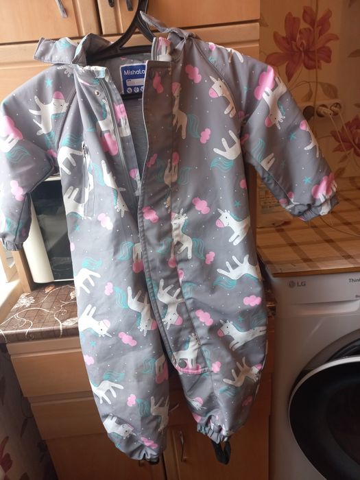 Комбинезон на девочку  продам  8 тыс.