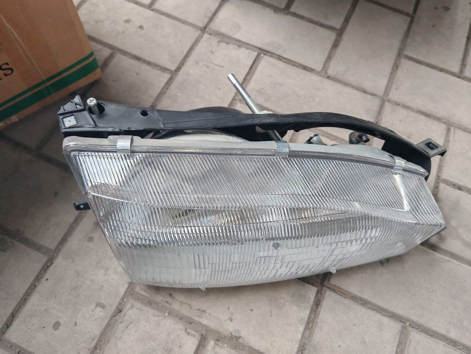 Фара на Toyota Camry 10