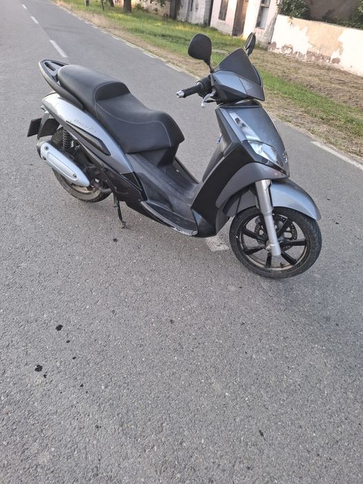 Peugeot geopolis An 2007. Motor 250CC