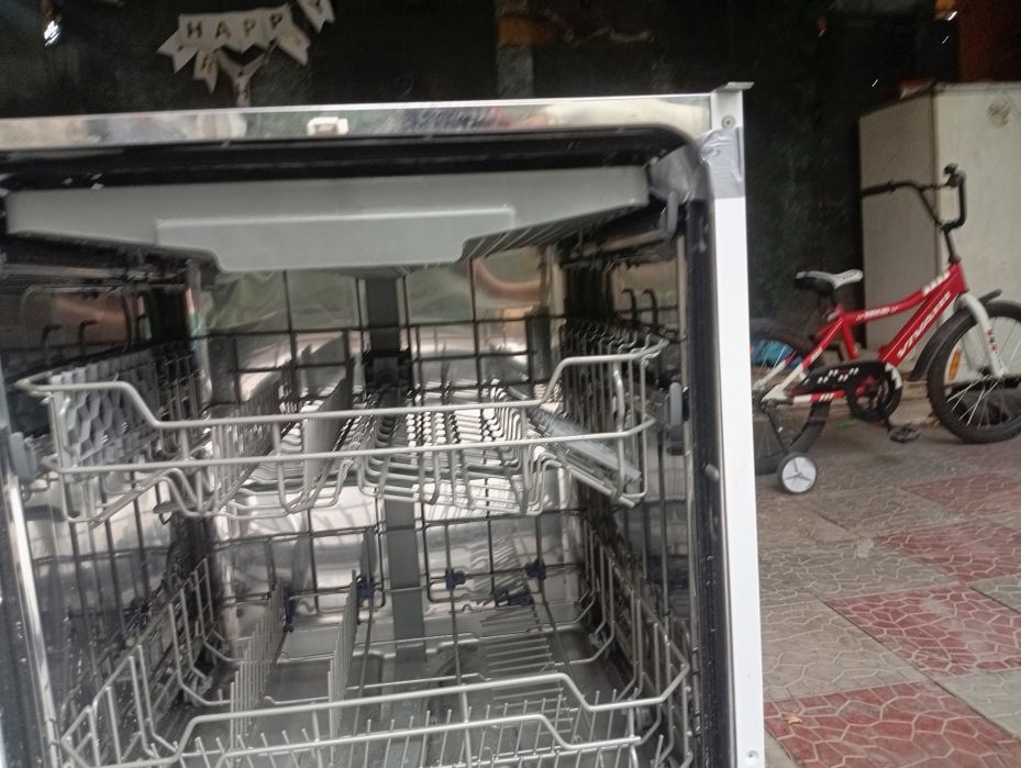Продам посудомоечную машинку