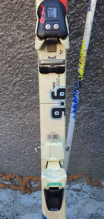 Ски Rossignol с щеки