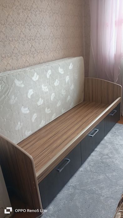Продам кровать с матрасом