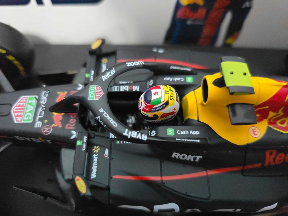 Macheta Bburago 1:18 - Oracle Red Bull RB19, Sergio Perez