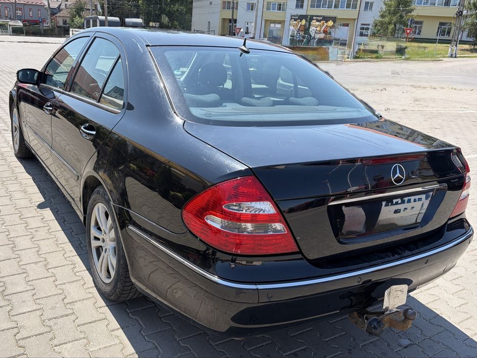 Mercedes Benz E220