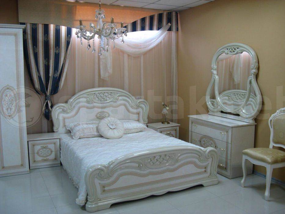 Спальный гарнитур