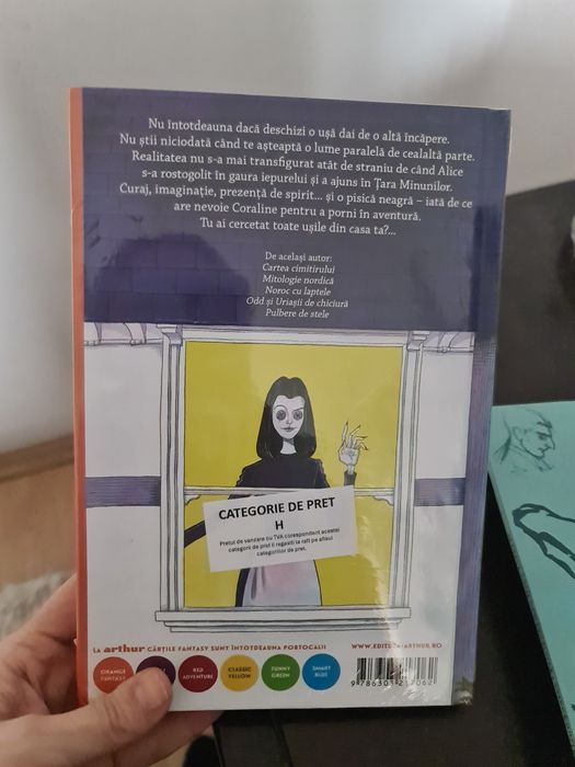 Carte copii Coraline