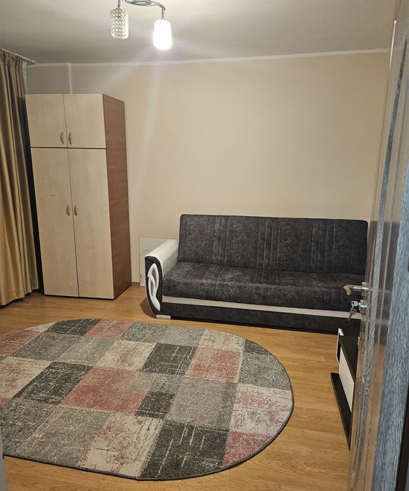 Garsoniera de închiriat 300 e