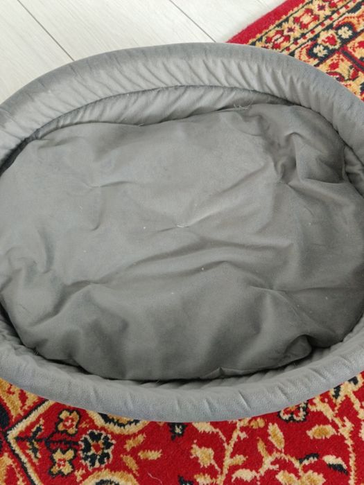 Продам лежанку для кошки.