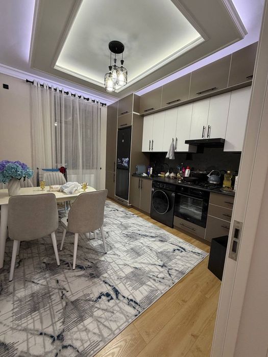 Продаётся трёхкомнатная в ЖК Машхади Резиденц ( Риезий )