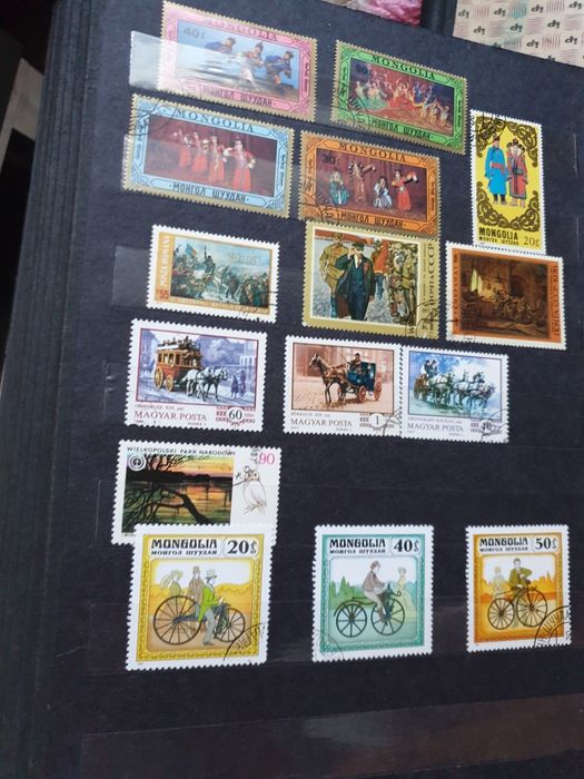 Продавам класьор с марки.