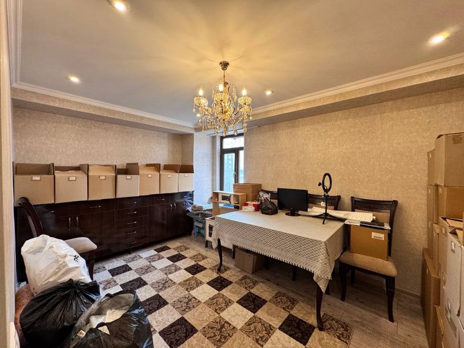 Продается 5ти комнатная квартира в Яккасарайском районе