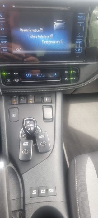 Toyota auris 1.8 hybrid