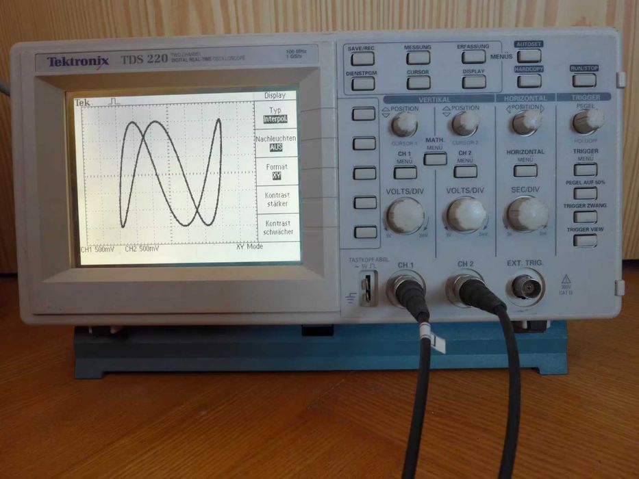Osciloscop digital Tektronix TDS220, 100 MHz, 2 canale, impecabil