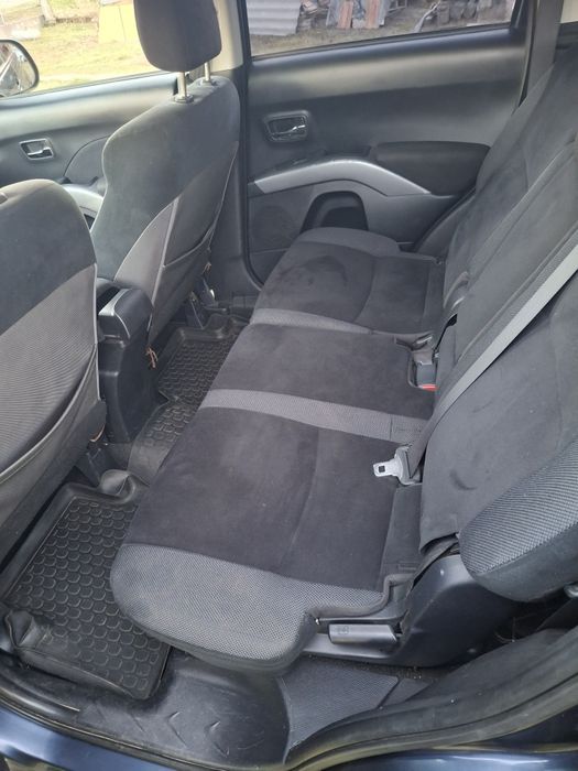 Vând mitsubishi Outlander