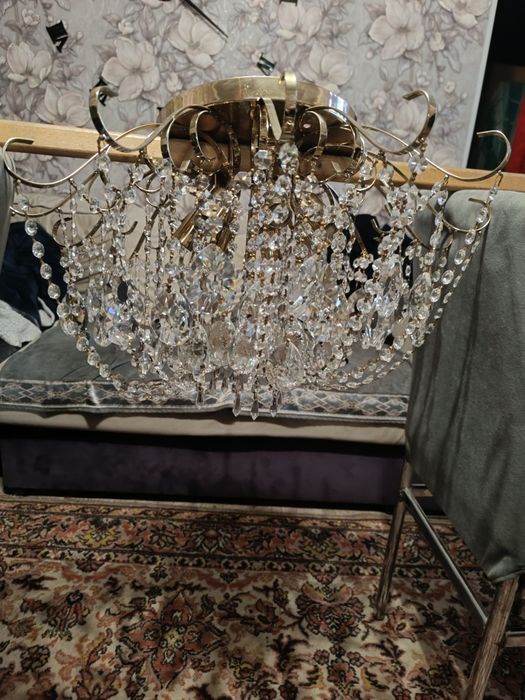 Продам Люстру б/у