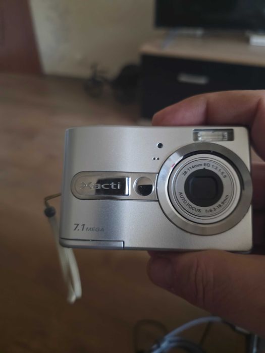 фотоапарат Sanyo xsakti 7.1