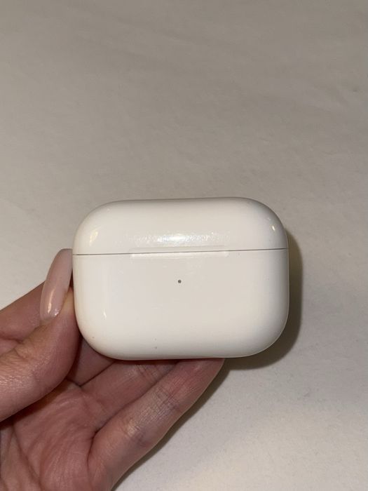 Эирподс про (кейс + правый наушник) Airpods pro
