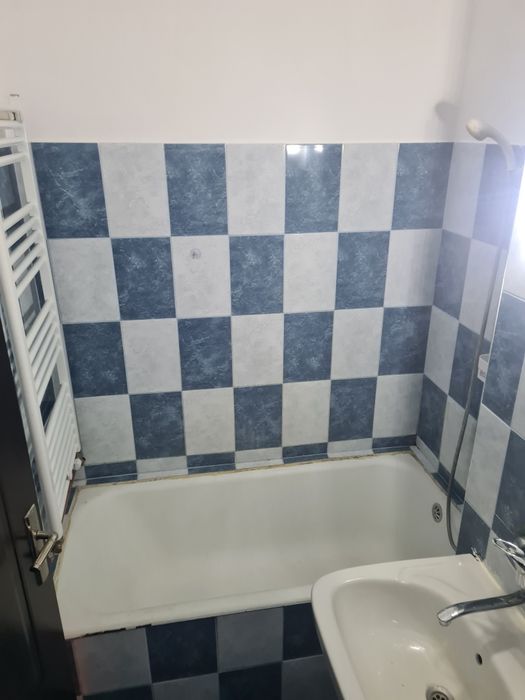 Garsoniera de închiriat în zona insulei de agrement bacau