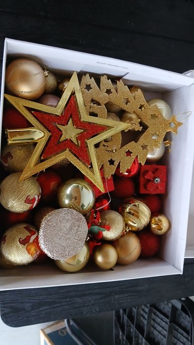 Brad artificial 1.8m + decoratiuni