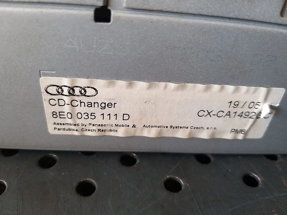 Magazie cd audi a4 b7 8e 8e0035111d